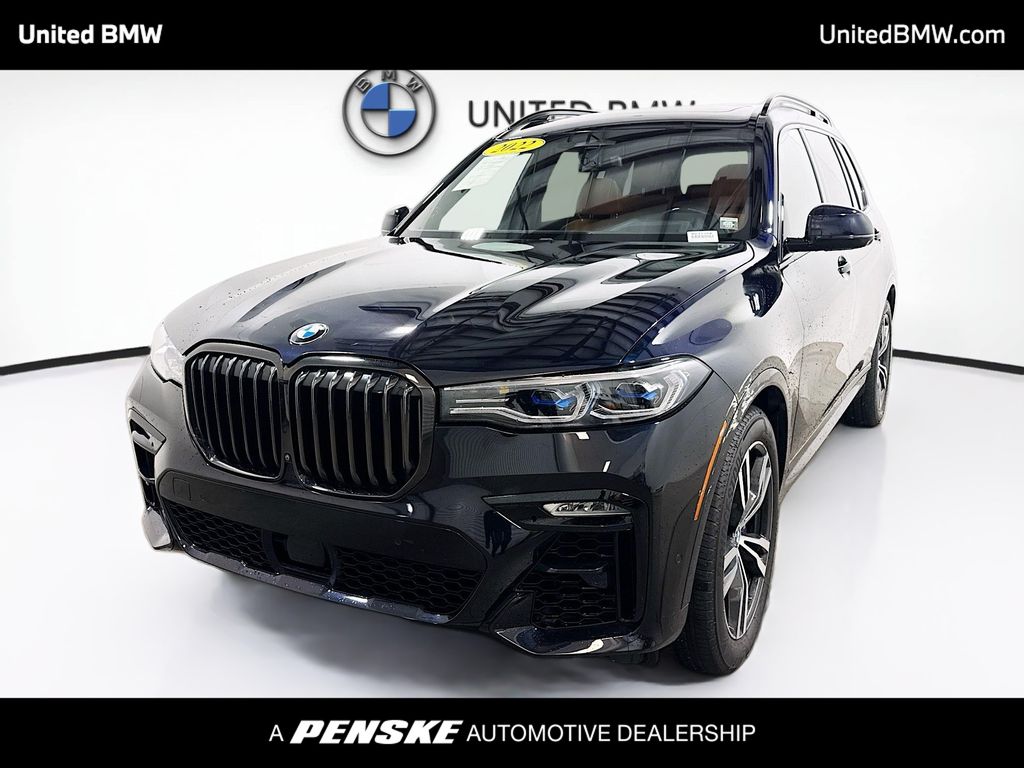 2022 BMW X7 M50i's photo
