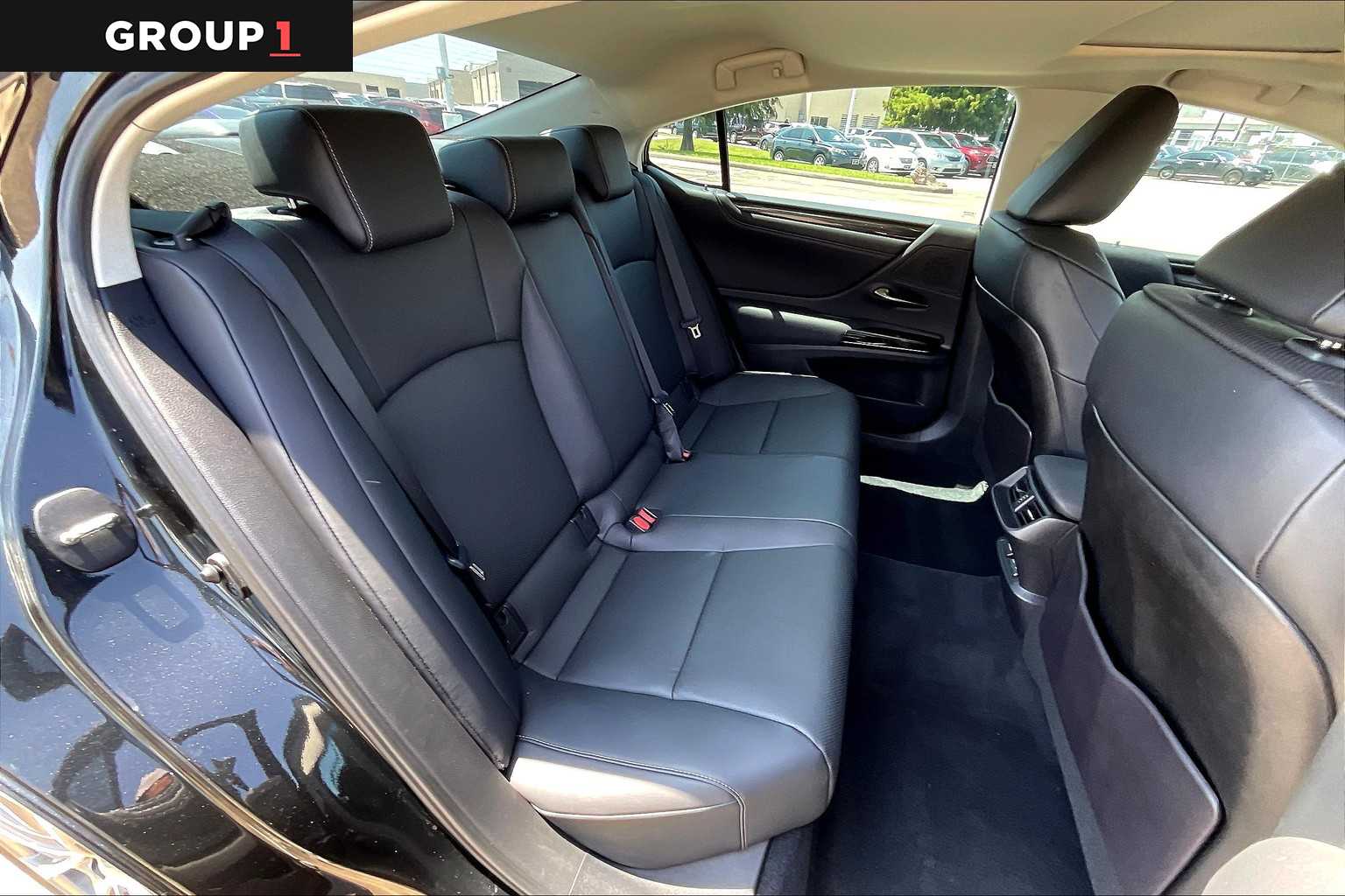 2023 Lexus ES 350 photo 17