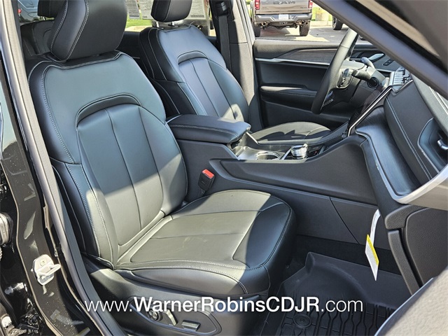 2025 Jeep Grand Cherokee Limited photo 18