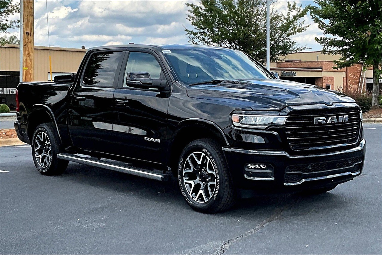 2025 Ram 1500 Laramie photo 2