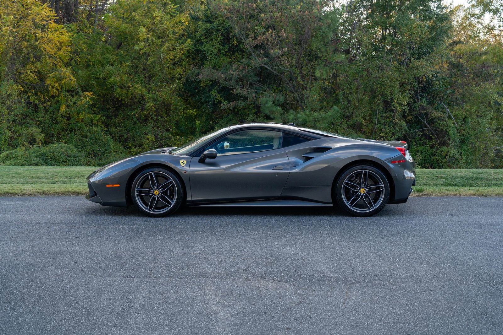 2016 Ferrari 488 GTB photo 3