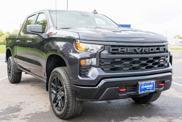 2024 Chevrolet Silverado 1500 Custom Trail Boss photo 2
