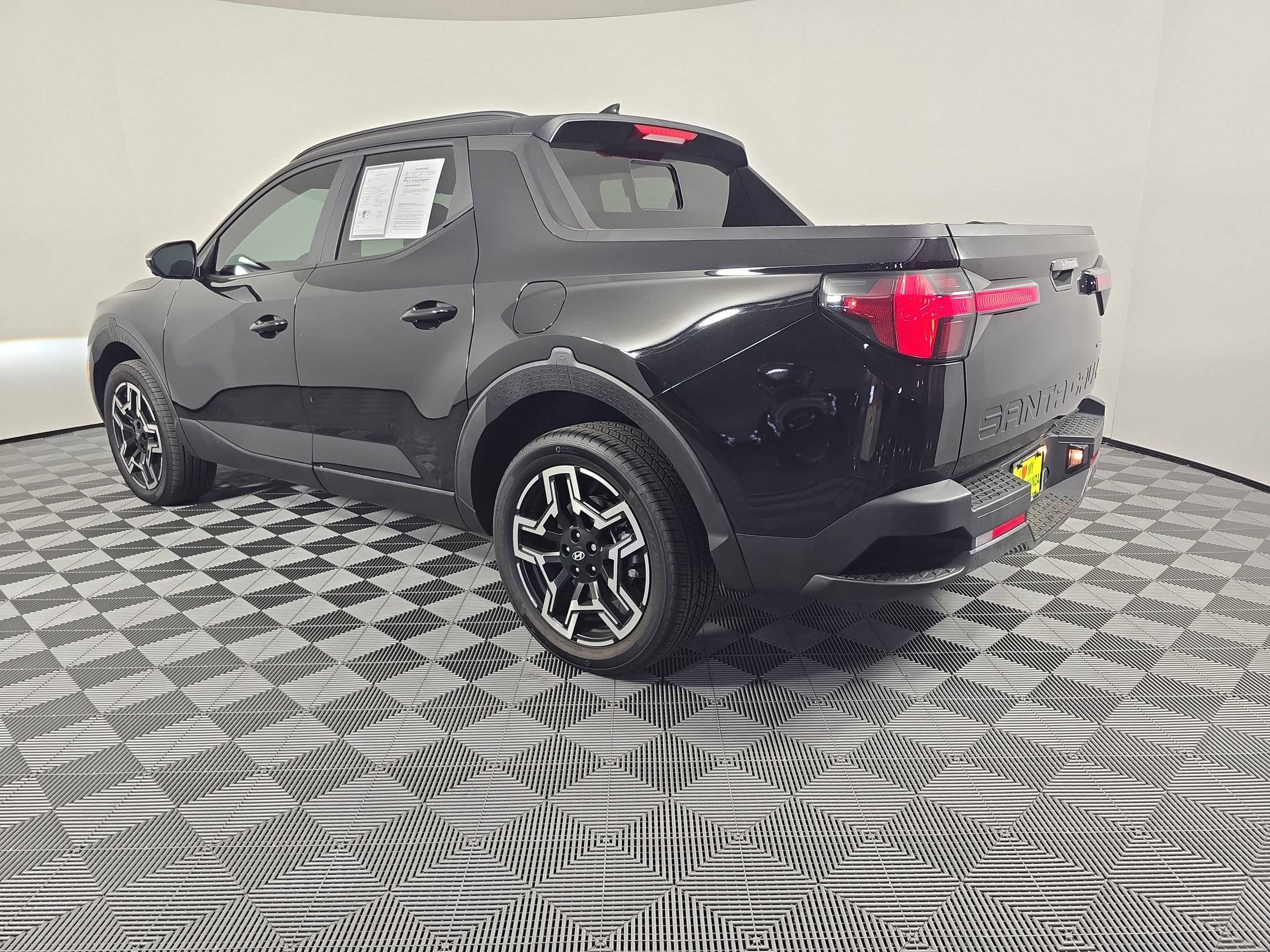 2025 Hyundai Santa Cruz Limited photo 2