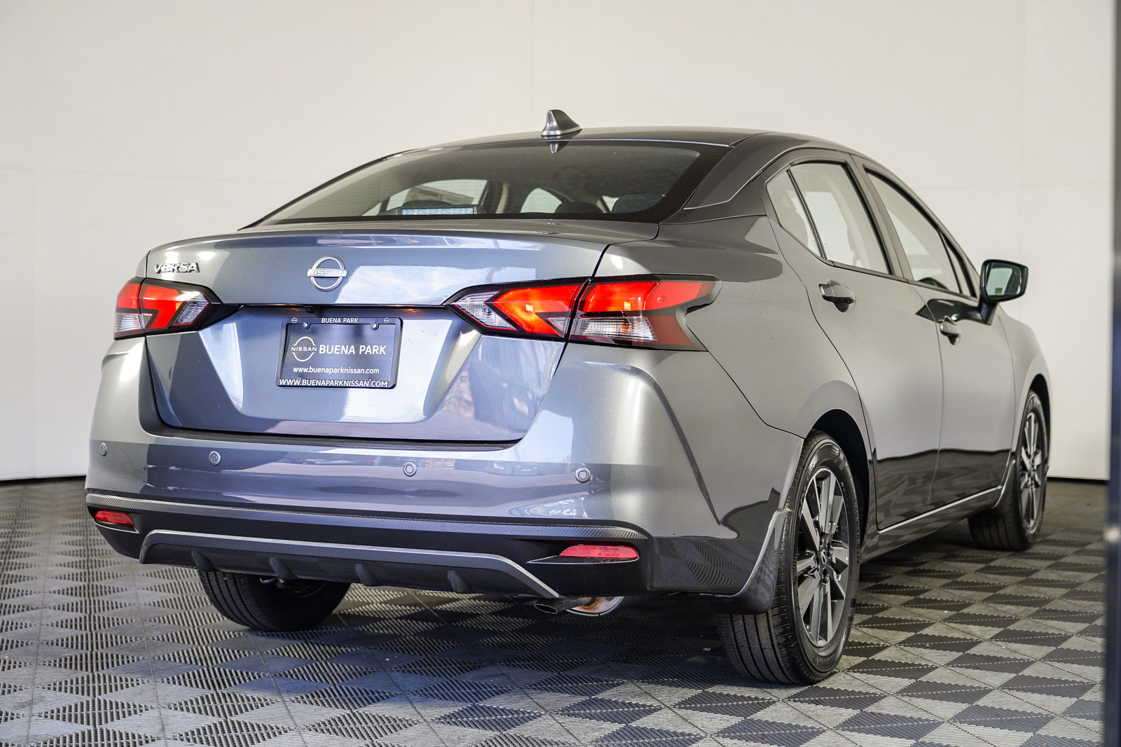 2025 Nissan Versa SV photo 6