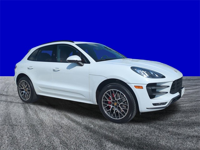 2018 Porsche Macan Turbo photo 2