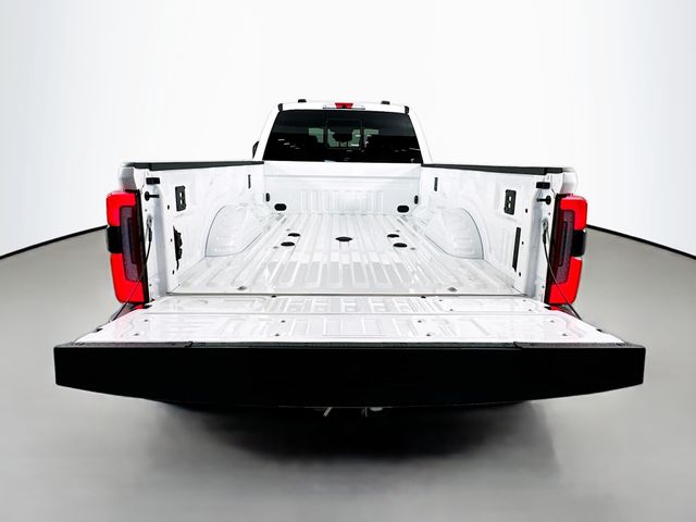 2025 Ford F-450 photo 28