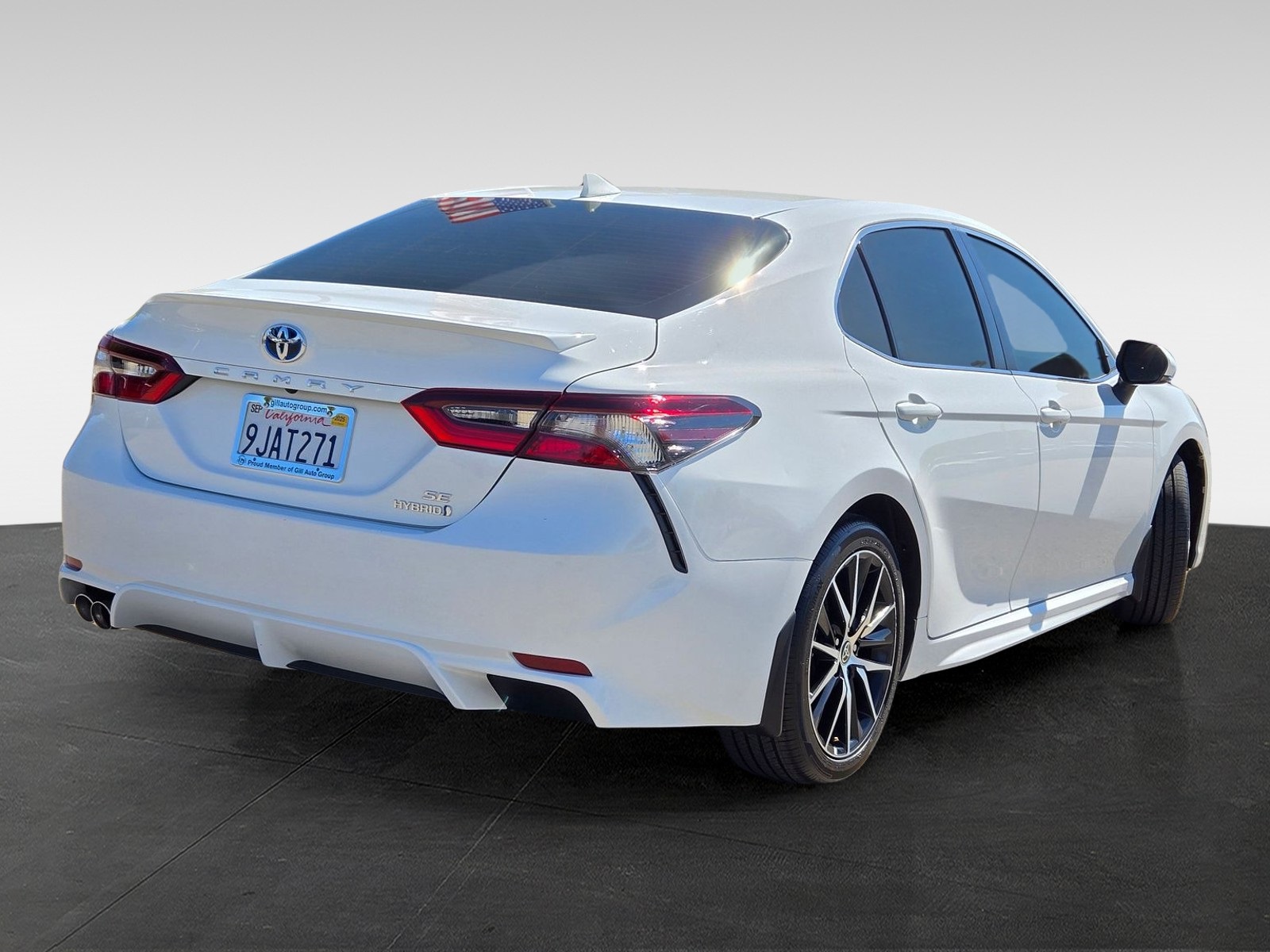 2024 Toyota Camry Hybrid SE photo 4