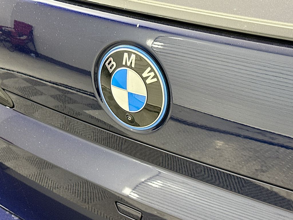2026 Bmw 750e photo 22