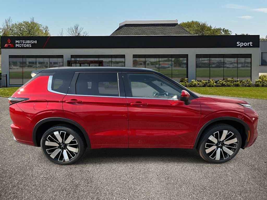 2025 Mitsubishi Outlander SEL photo 2