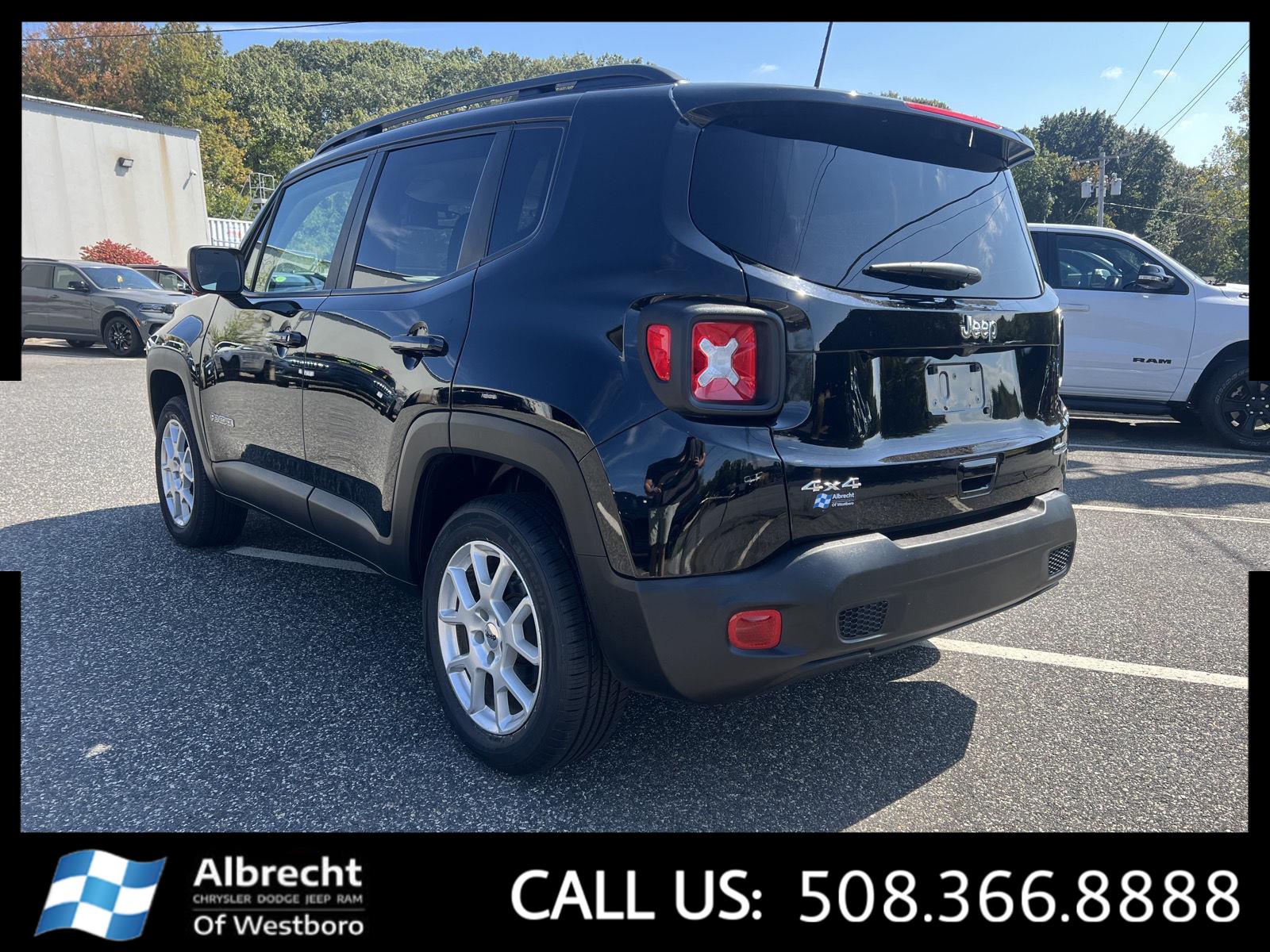 2022 Jeep Renegade Latitude photo 3