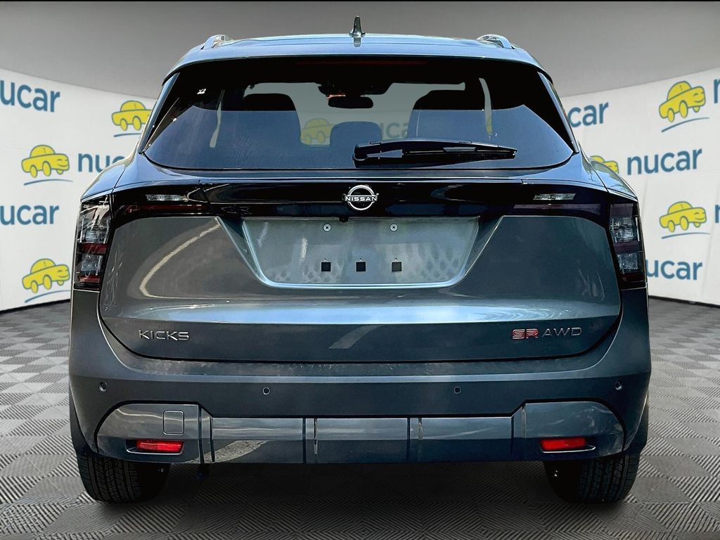2025 Nissan Kicks SR photo 4