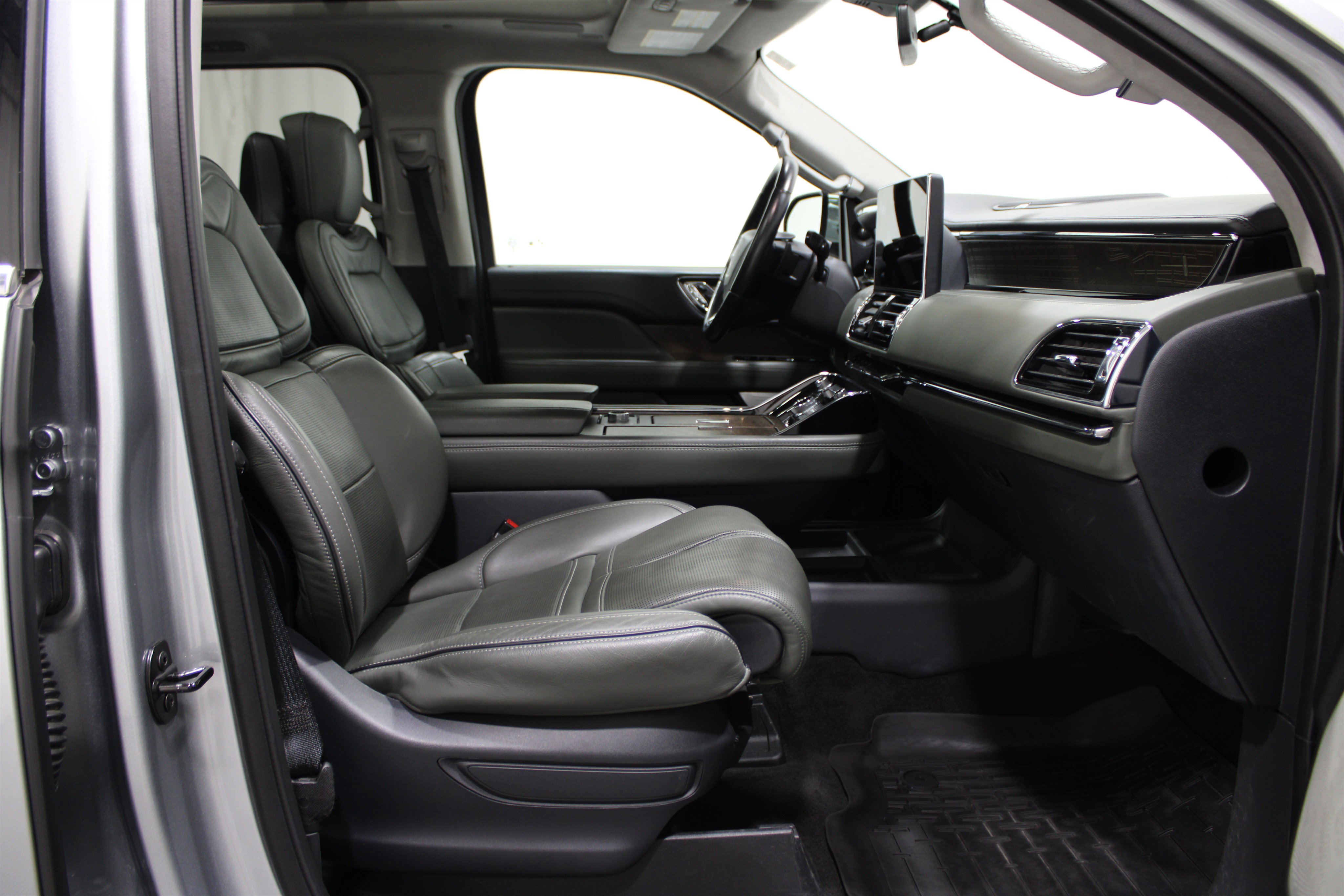 2022 Lincoln Navigator Black Label photo 26