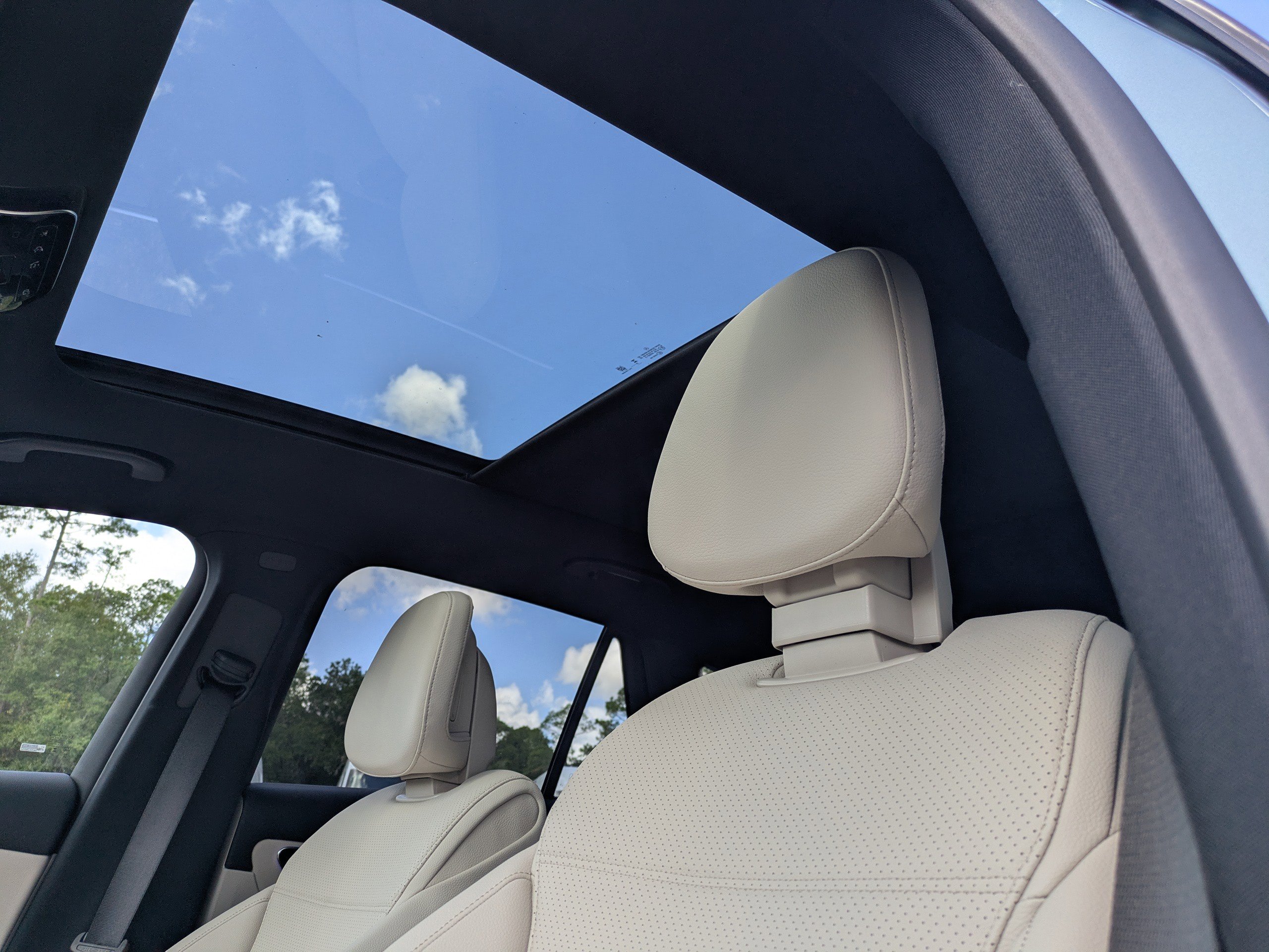 2026 Mercedes Benz GLC 300 4MATIC photo 4