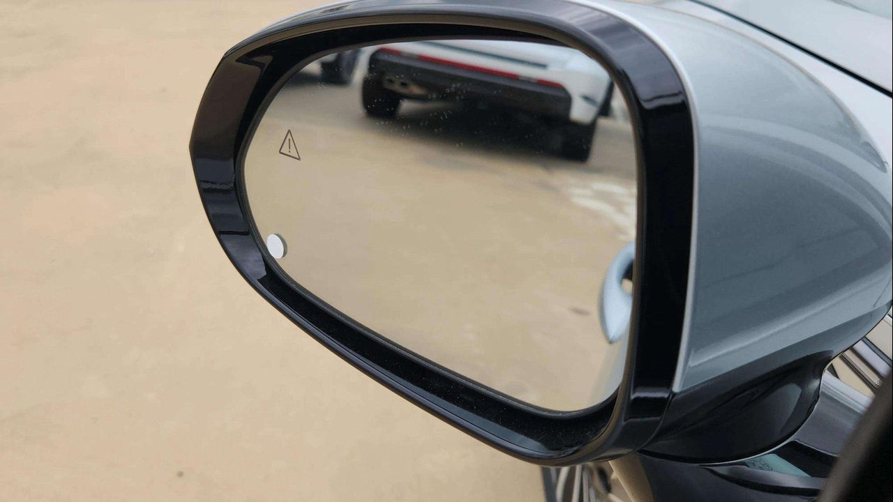 2025 Hyundai Sonata Hybrid Limited photo 11