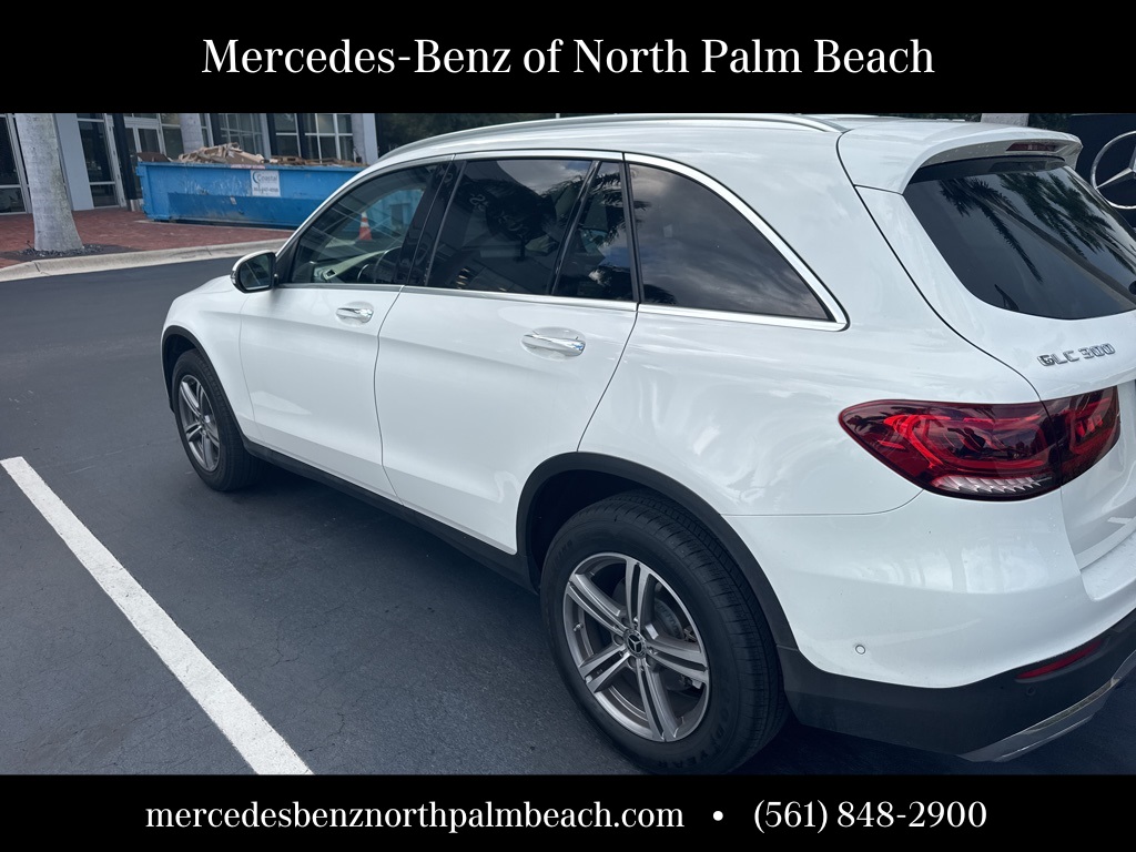 2022 Mercedes Benz GLC 300 photo 4