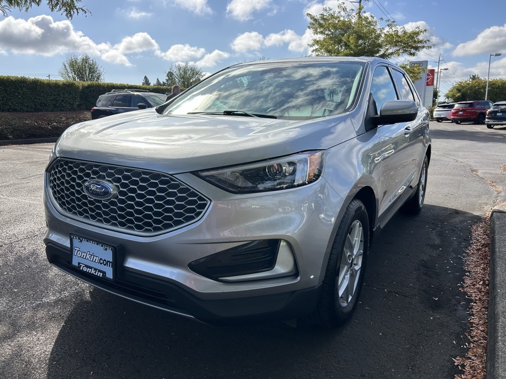 2023 Ford Edge SEL photo 3