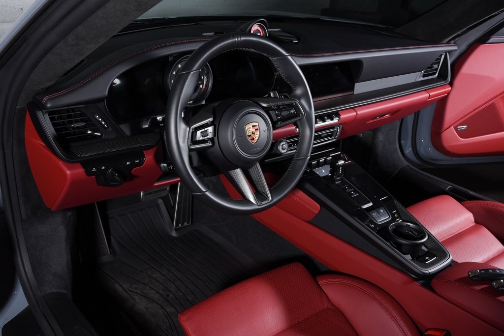 2024 Porsche 911 GTS photo 4