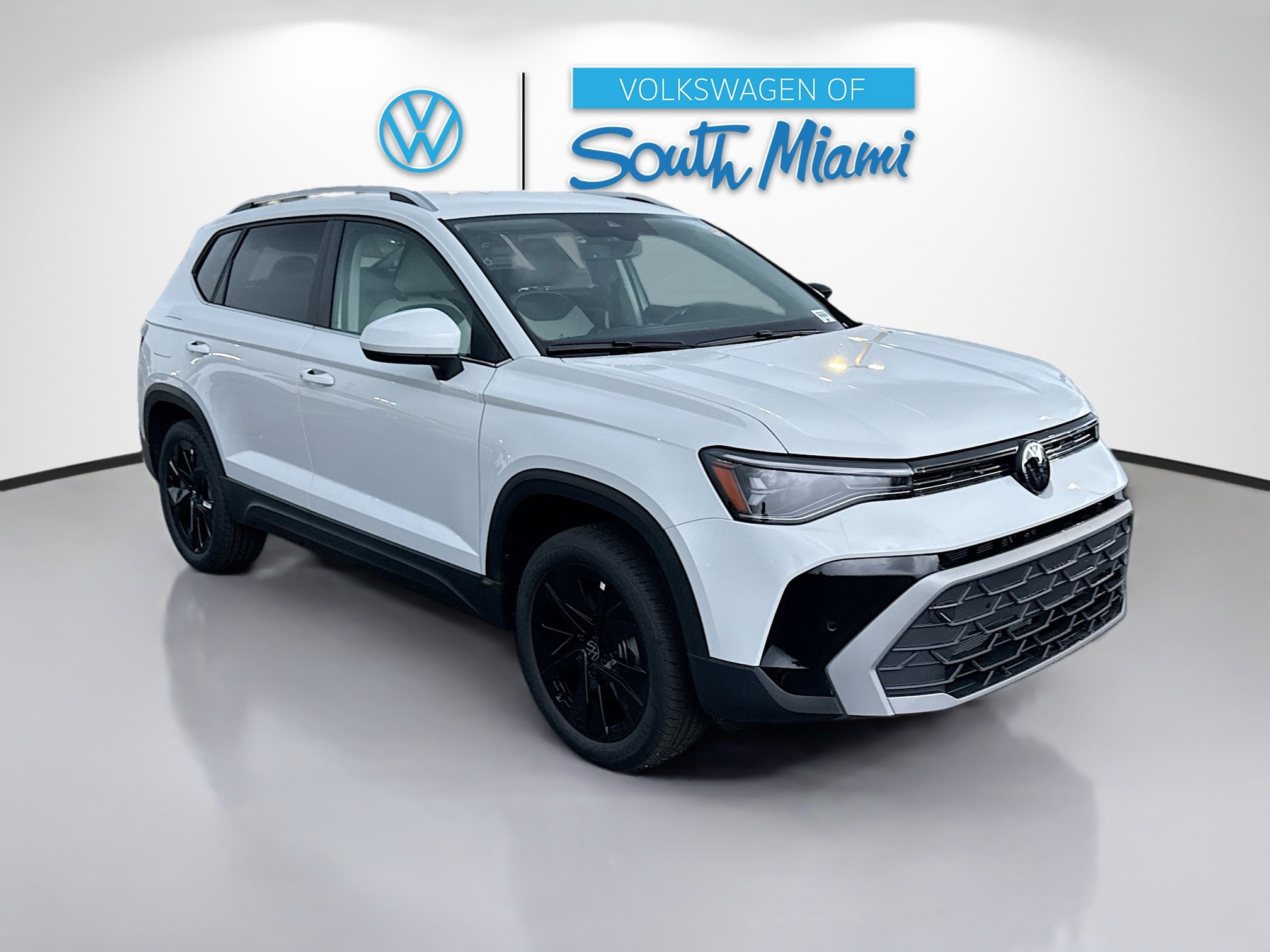 2025 Volkswagen Taos SE photo 3