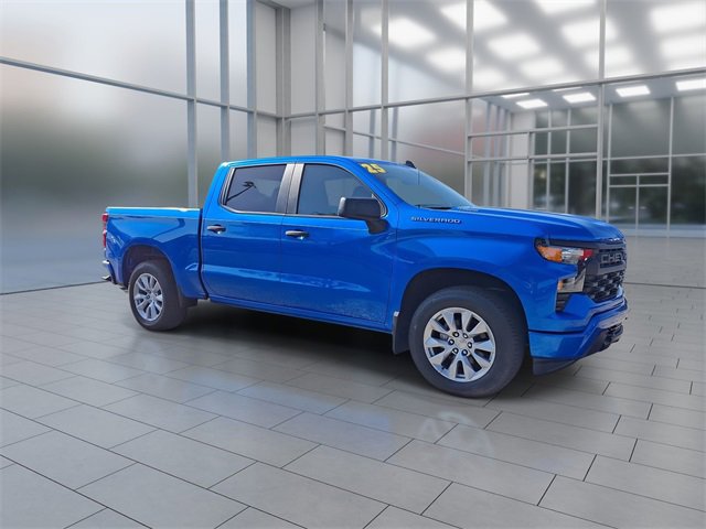 2025 Chevrolet Silverado 1500 Custom photo 2