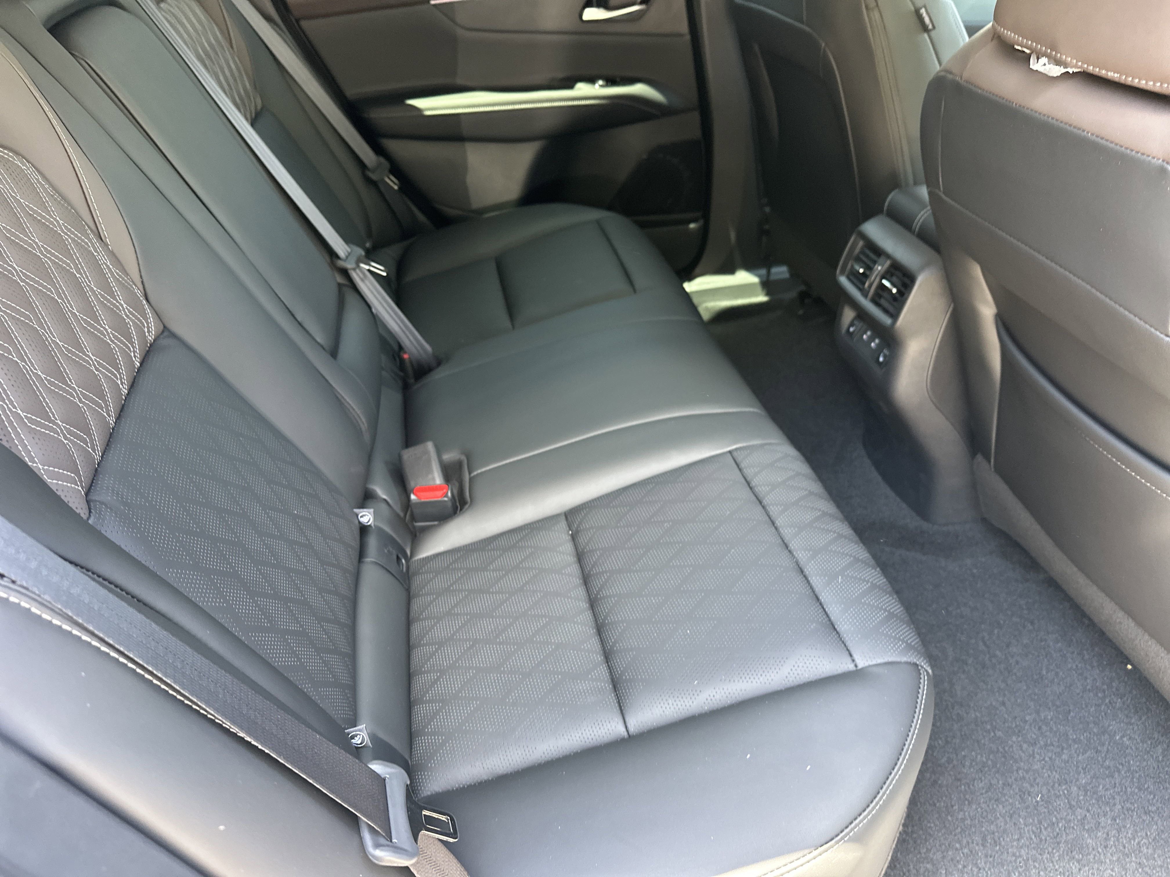 2025 Nissan Murano Platinum photo 2