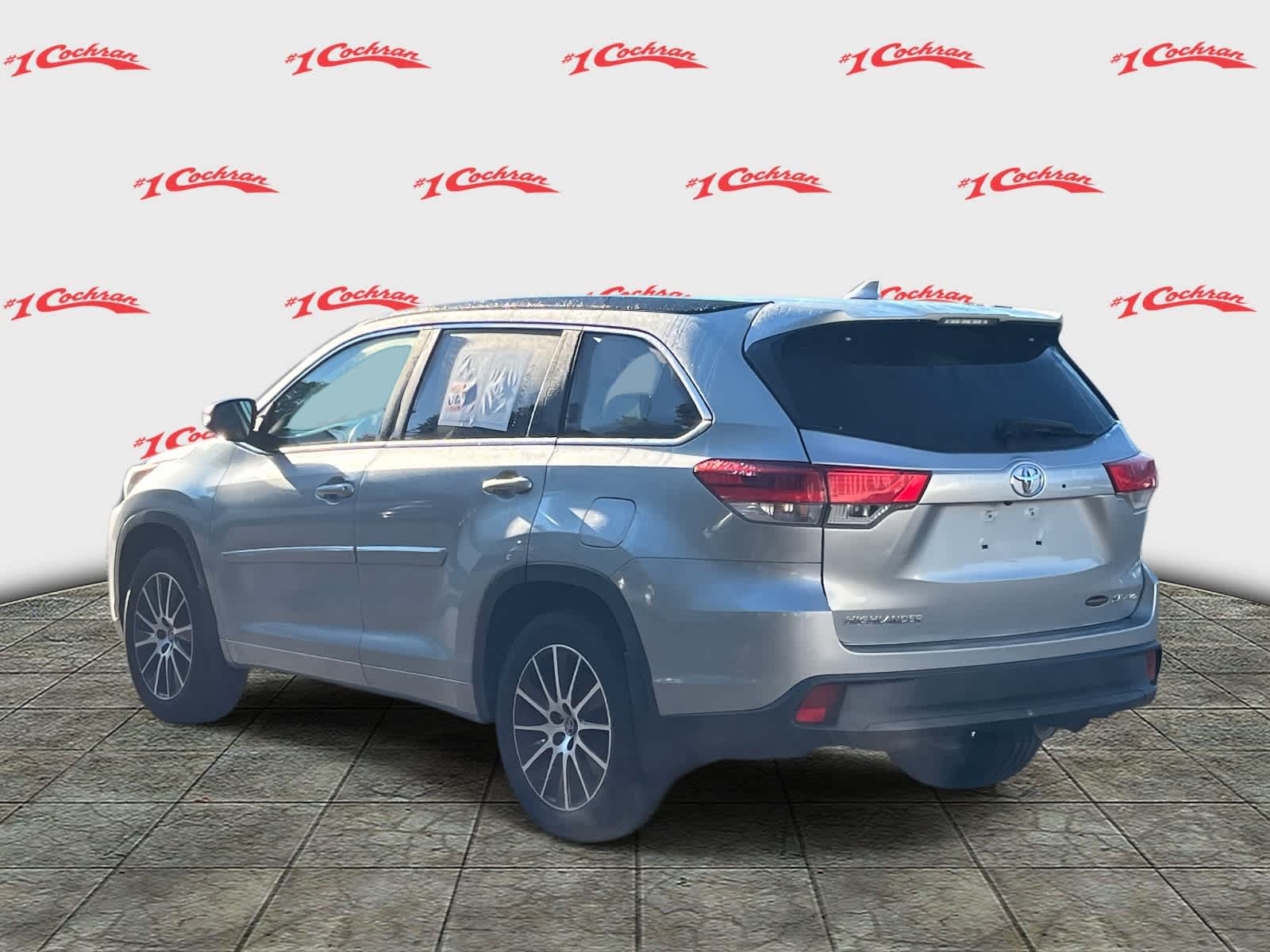 2018 Toyota Highlander SE photo 5