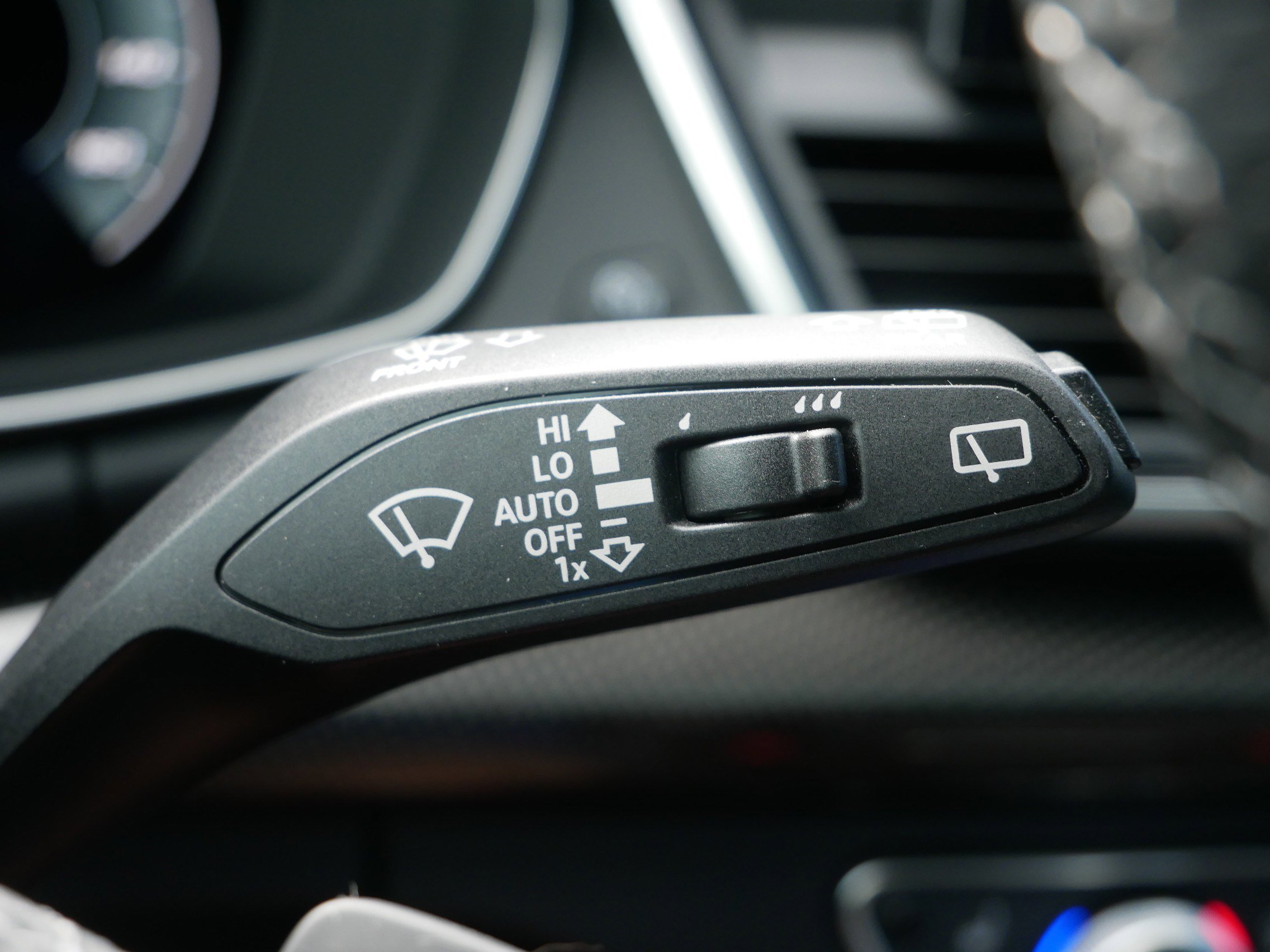 2022 Audi SQ5 Prestige photo 23