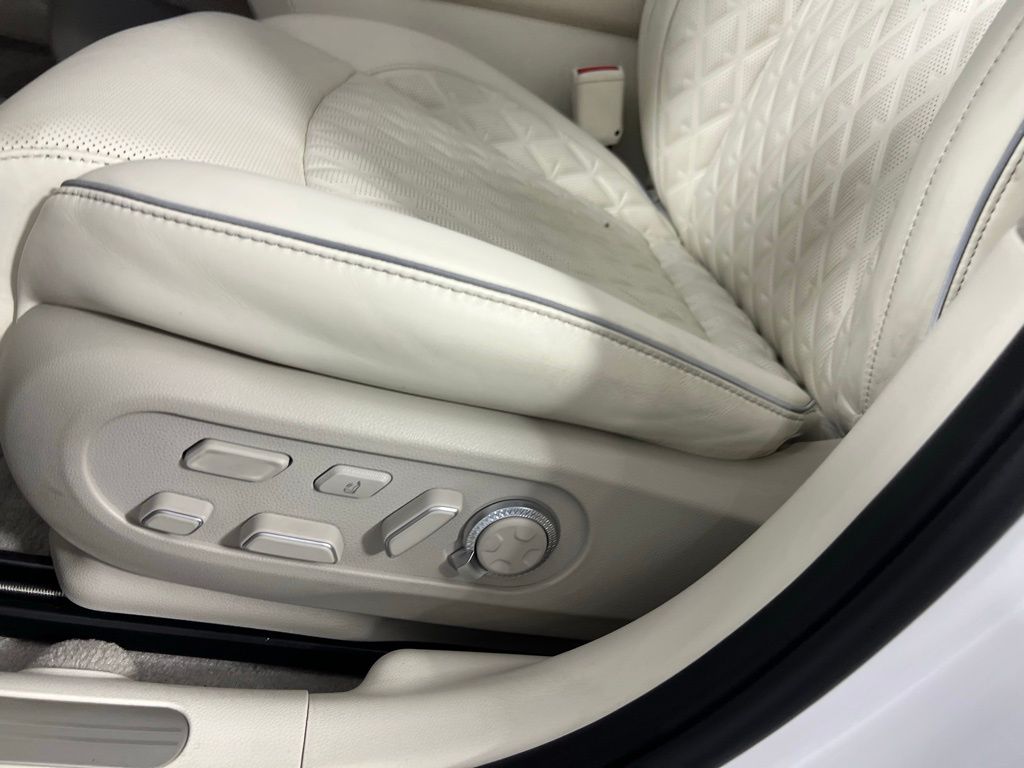 2023 Genesis GV60 Performance photo 23