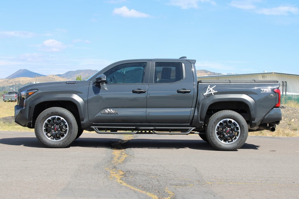 2024 Toyota Tacoma TRD photo 3