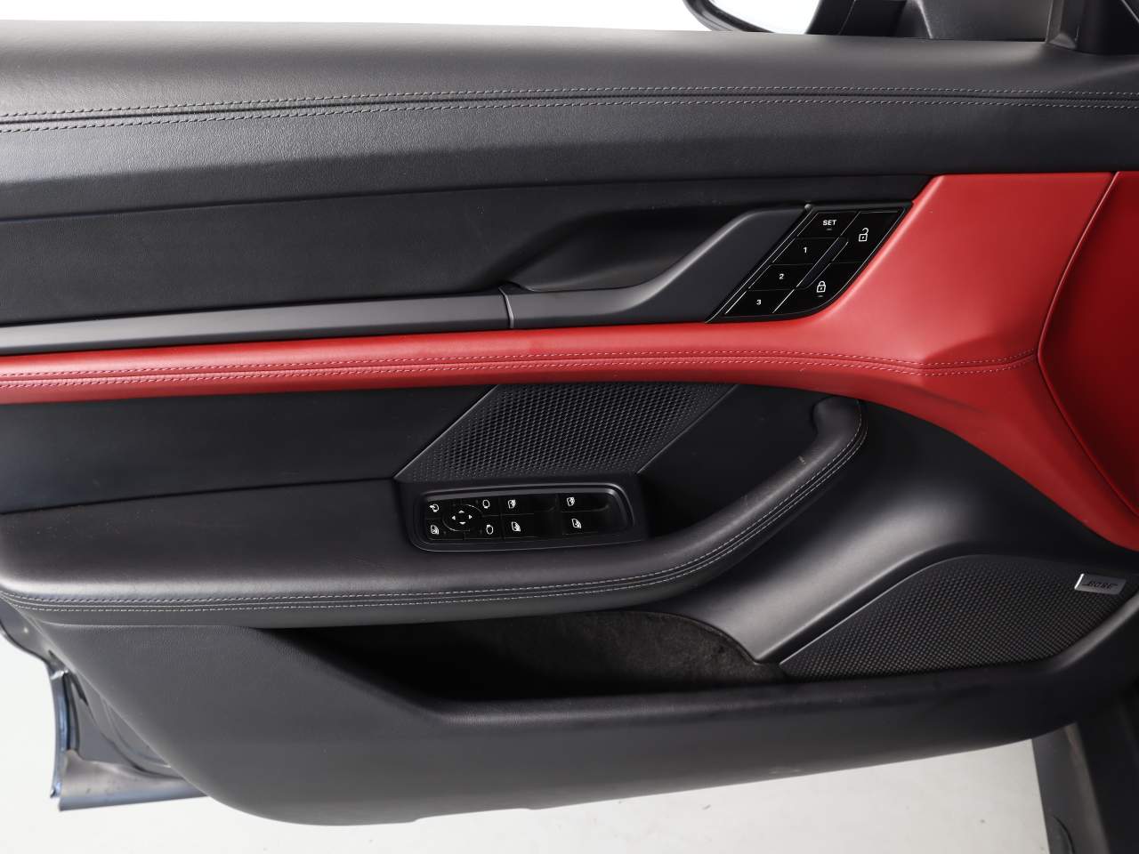 2020 Porsche Taycan Turbo photo 22