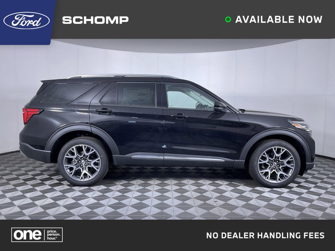 2025 Ford Explorer Platinum's photo