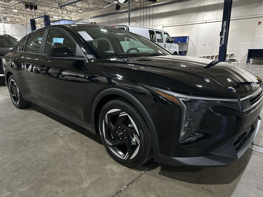 2025 Kia K4 EX photo 2