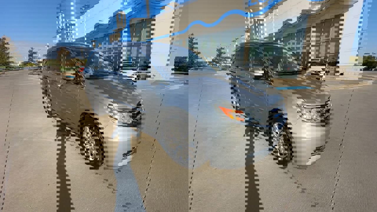 2016 Honda Odyssey EX-L photo 2