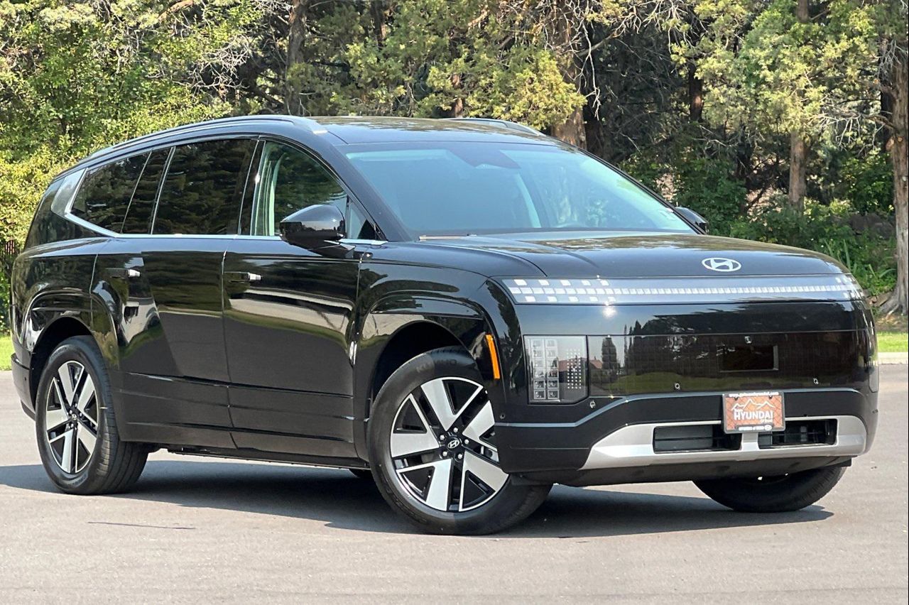 2026 Hyundai Ioniq SEL photo 2