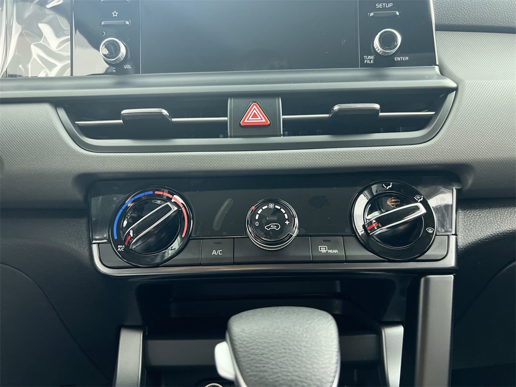 2026 Kia Seltos LX photo 23