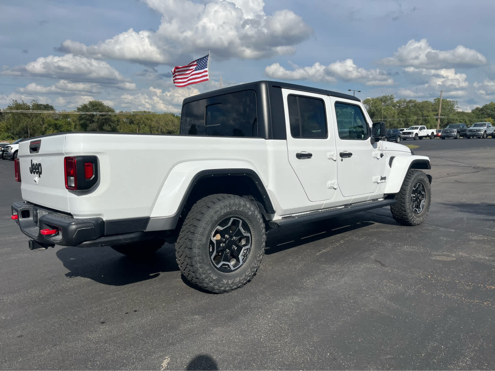 2022 Jeep Gladiator Sport S photo 2