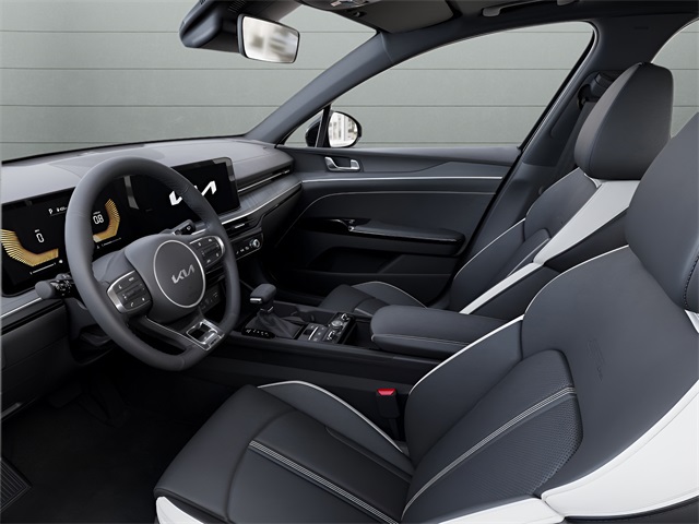 2025 Kia K5 GT-Line photo 13