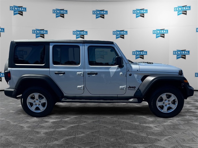 2022 Jeep Wrangler Unlimited Sport S photo 4