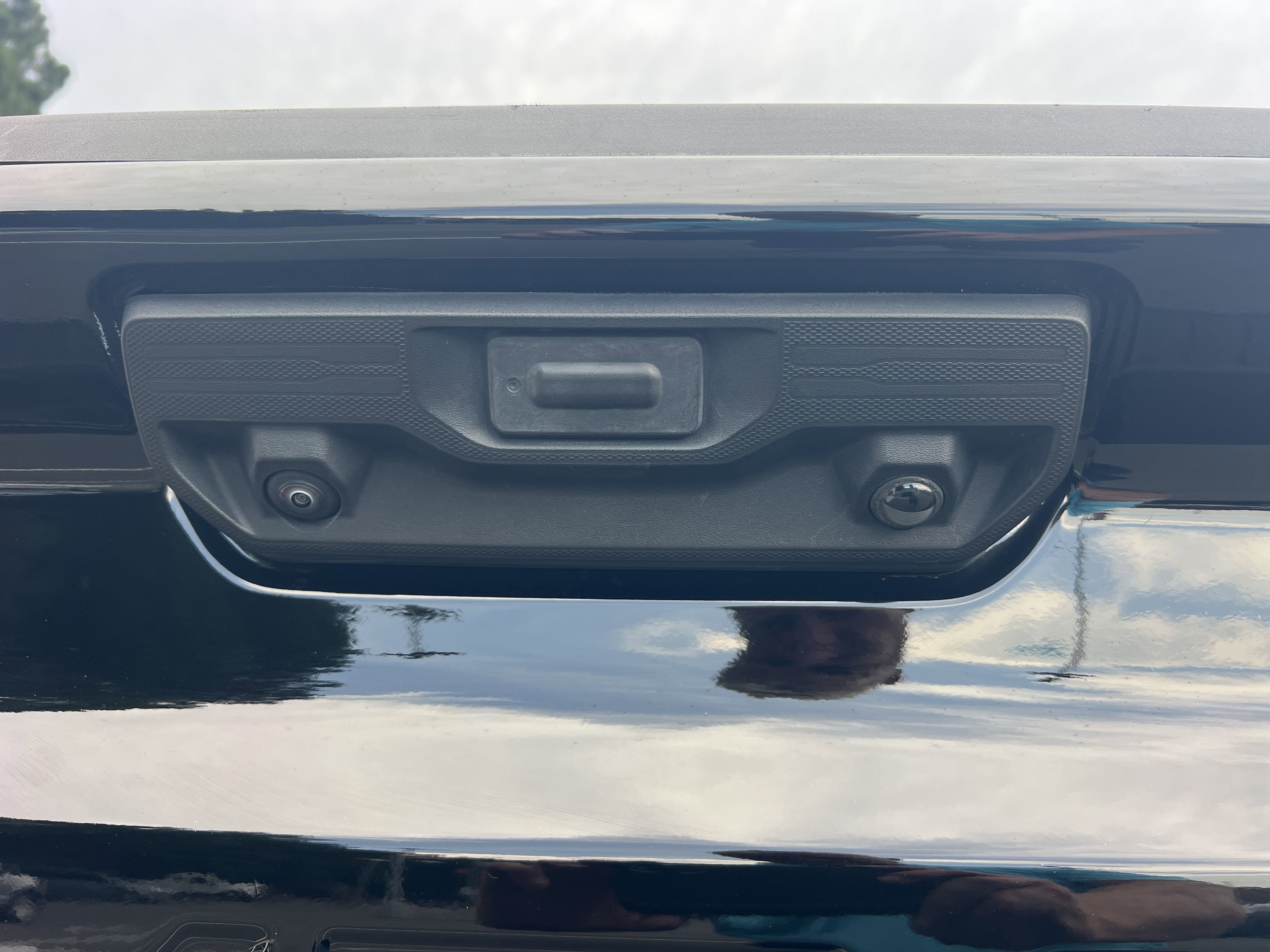 2024 Chevrolet Silverado 1500 LT photo 2