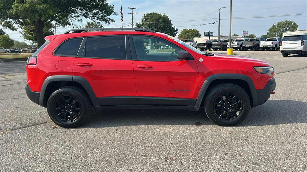 2019 Jeep Cherokee Trailhawk photo 2