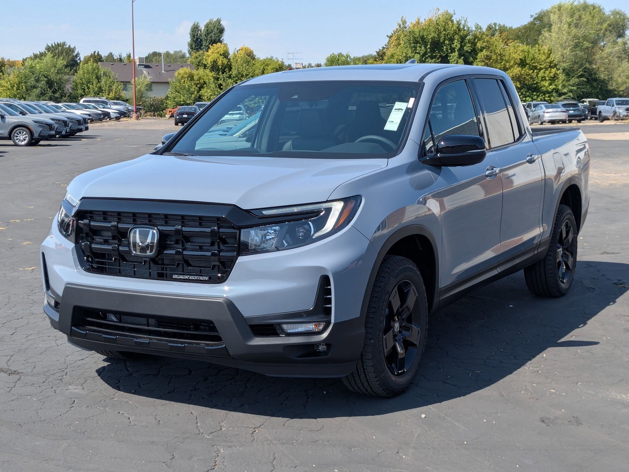 2025 Honda Ridgeline Black Edition photo 6