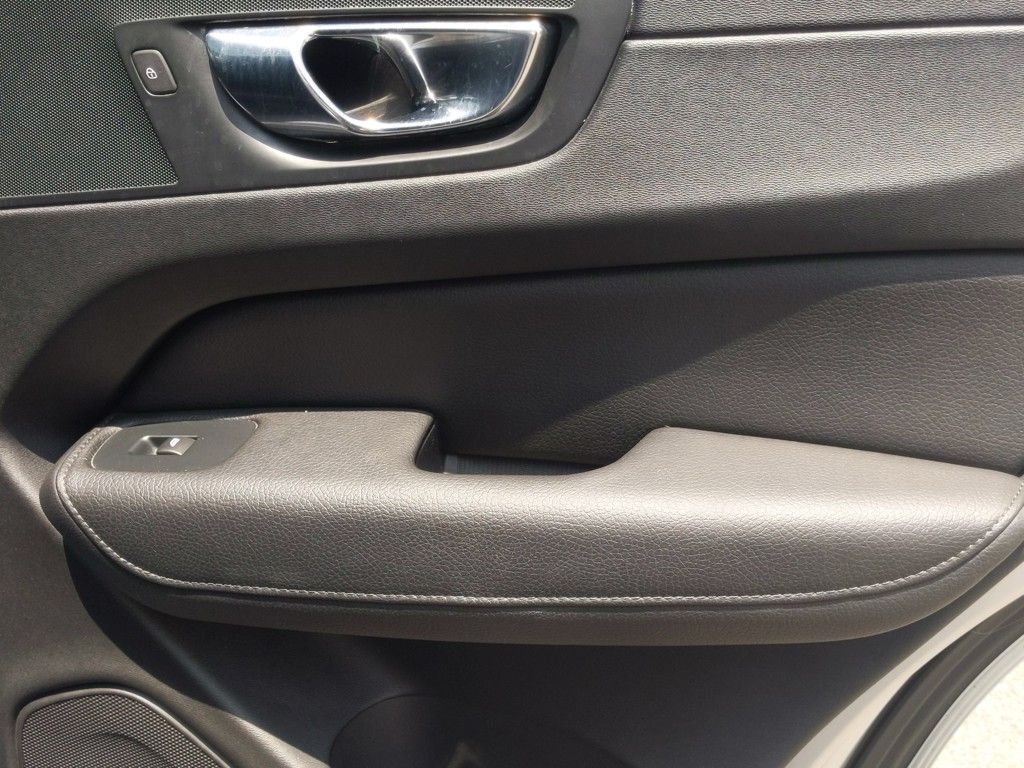 2020 Volvo XC60 T5 Inscription photo 25