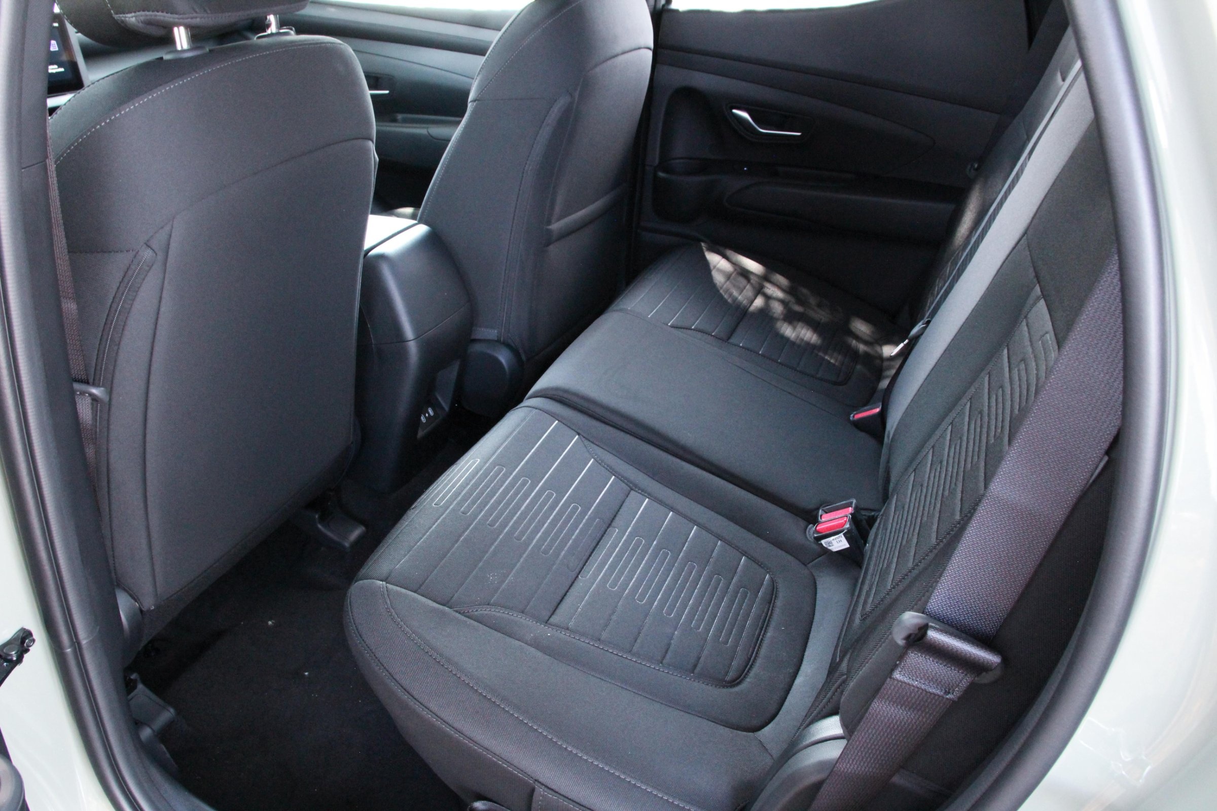 2026 Hyundai Santa Cruz SE photo 15