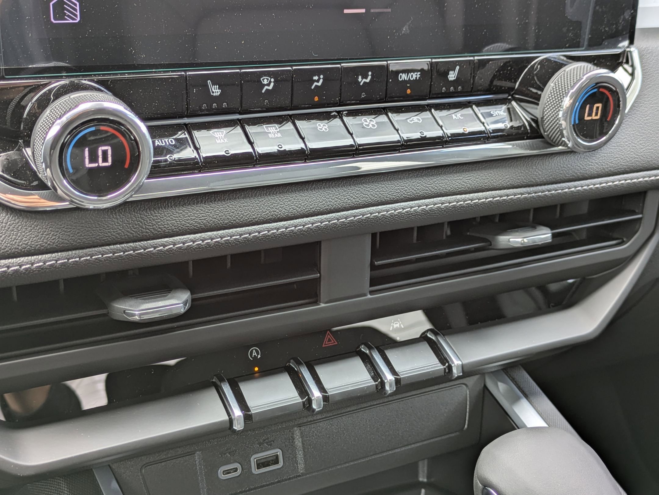 2025 Chevrolet Colorado Work Truck LT photo 18