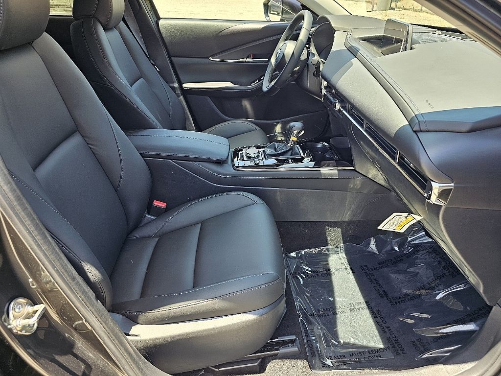 2025 Mazda CX-30 2.5 S Preferred photo 3