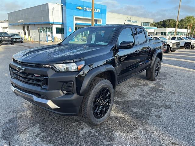 2026 Chevrolet Colorado Trail Boss photo 2