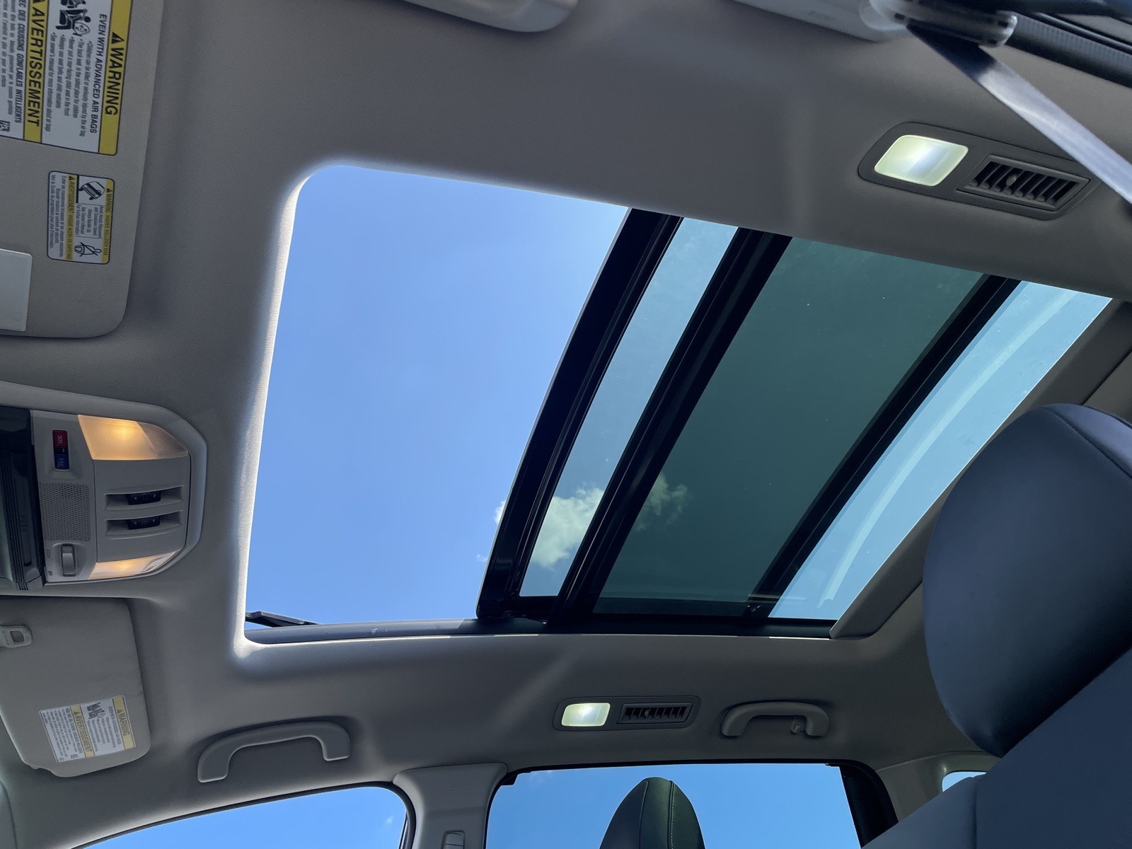 2024 Subaru Ascent Onyx Edition photo 2