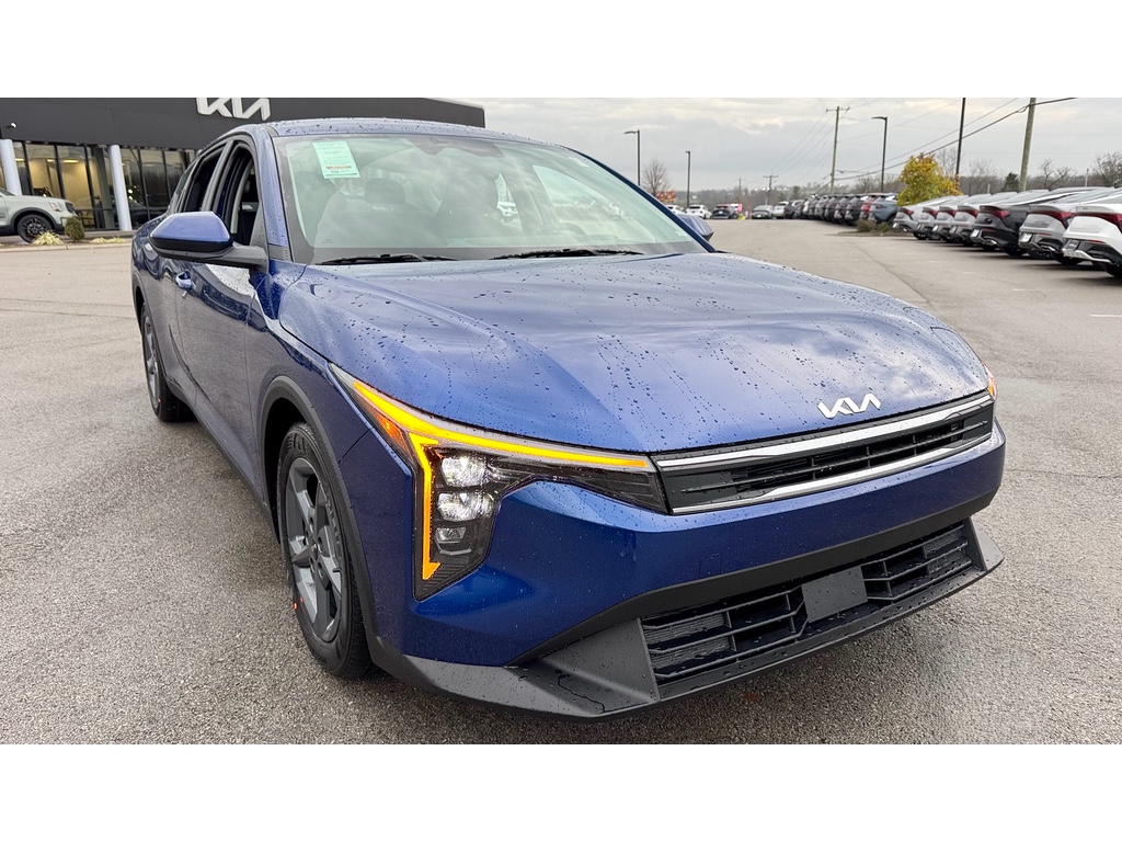 2025 Kia K4 LXS's photo
