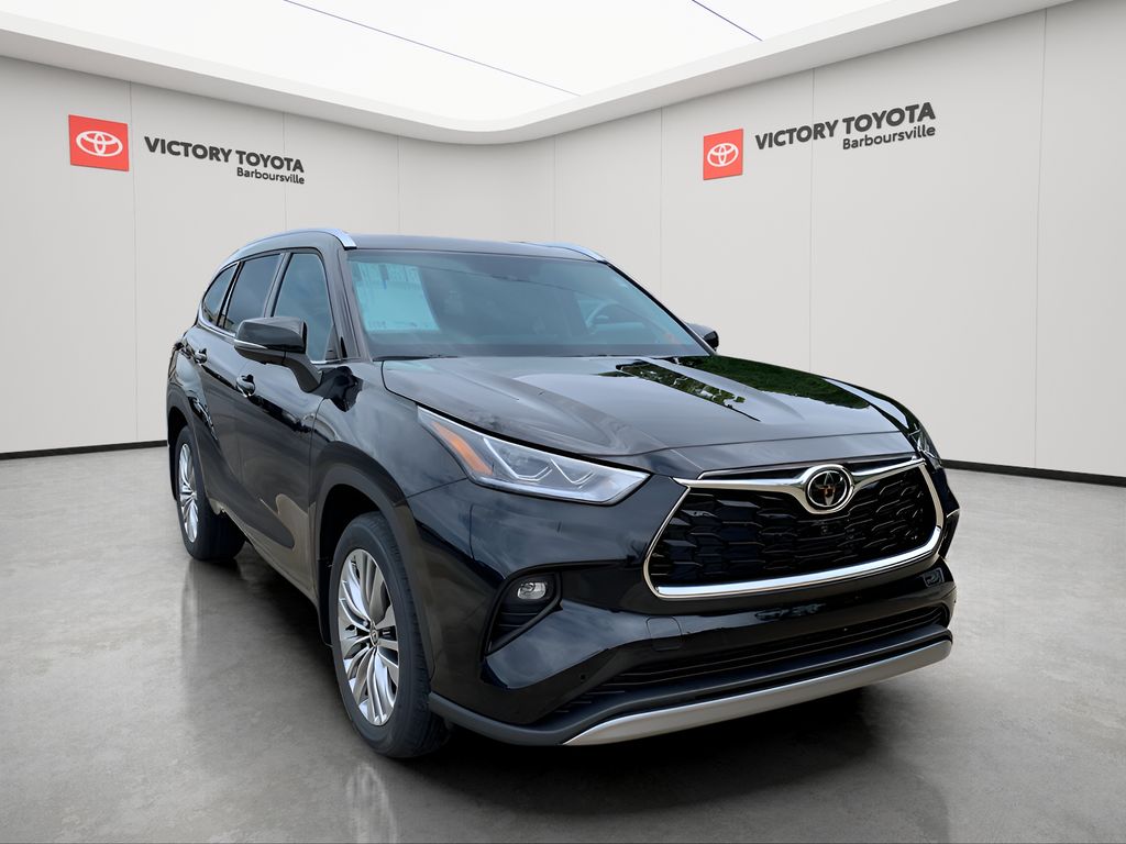 2025 Toyota Highlander Platinum's photo
