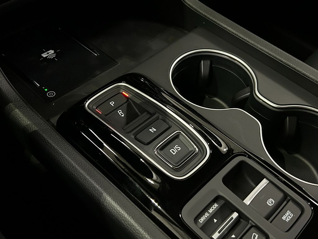 2025 Honda Pilot Touring photo 17