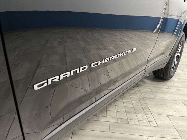2025 Jeep Grand Cherokee Limited photo 31